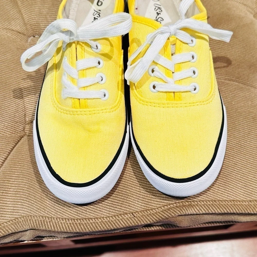 US Sports Women Sneakers. - Picture 14 of 15